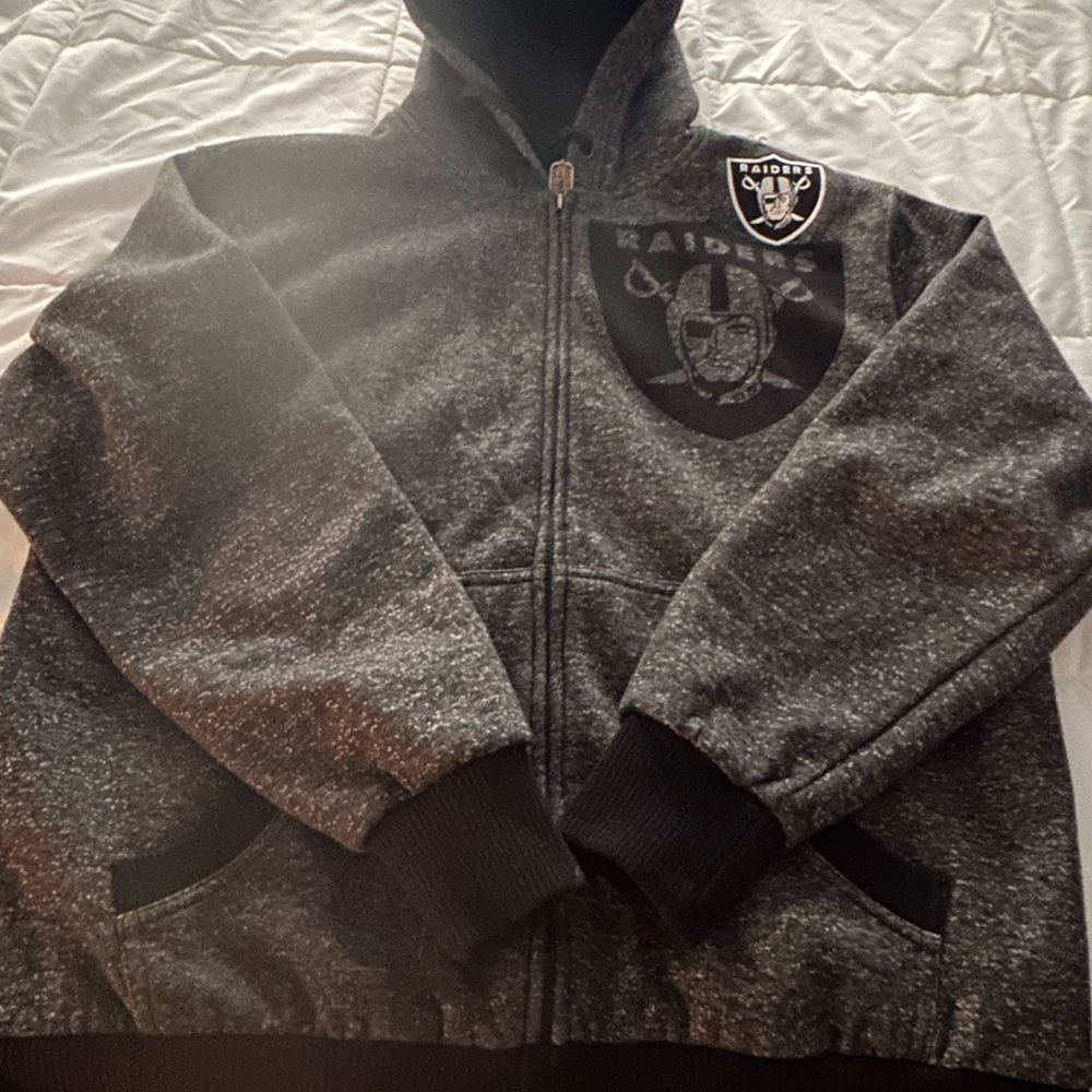 Pro Line NFL “Raiders”  Sweatshirt Black Gray  and Silver size large.